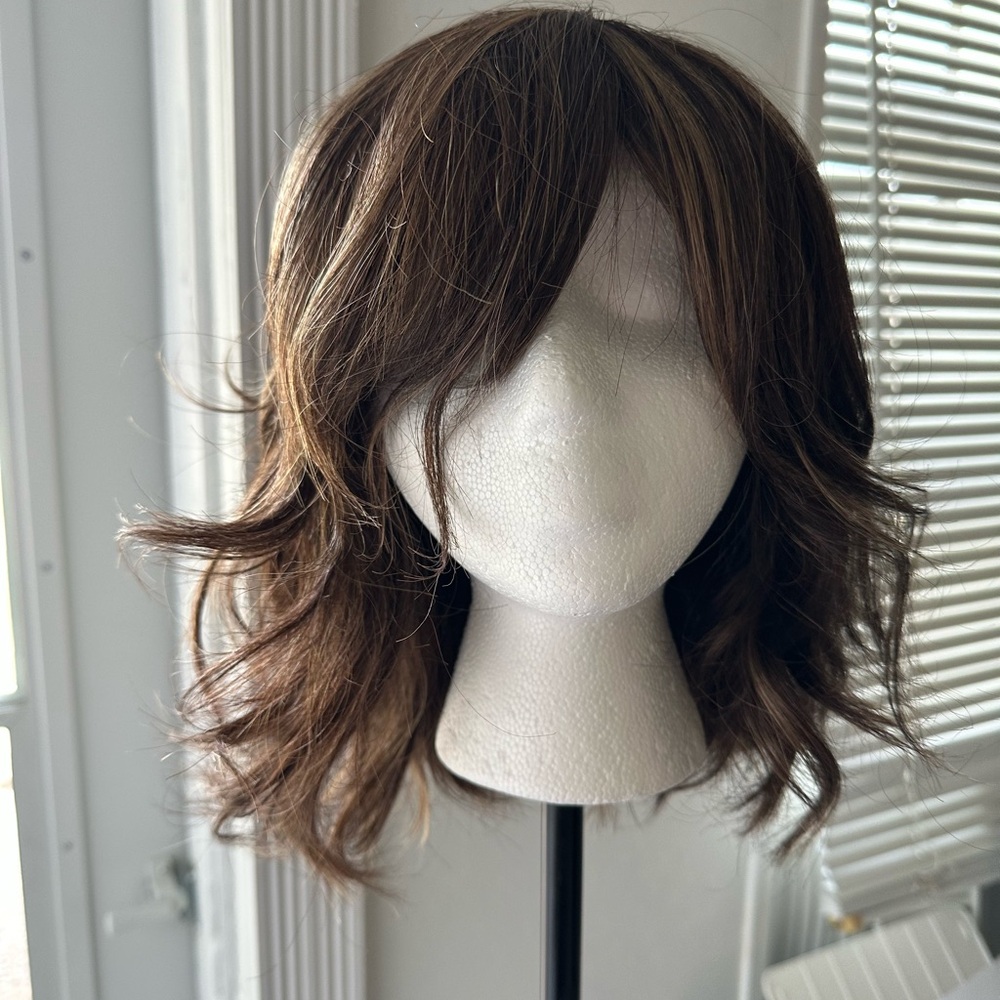 Aderans AMORE Wig - Braylen in Marble Brown-R: synthetic Wig